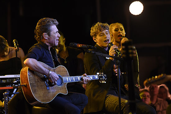 Peter Maffay und Tim Bendzko /  Peter_Maffay und Tabaluga - Album-Release Event - Es lebe die Freundschaft / Das Schloss / München /  Mittwoch, 28. Oktober 2015 /  Foto: BrauerPhotos/Dominik_Beckmann für Volkswagen